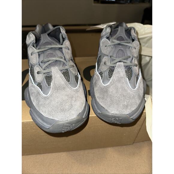Athletic_Shoes